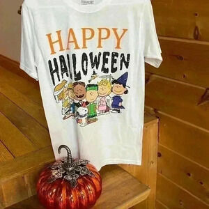 Peanuts Halloween T-shirt size small.